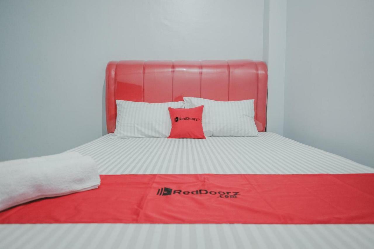 Reddoorz @ Jalan Pemuda Medan Hotel Kültér fotó